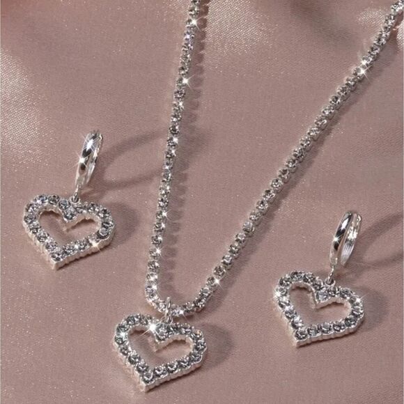 Sparkling Heart Rhinestone Pendant Necklace & Drop Earrings Set - Picture 3 of 7